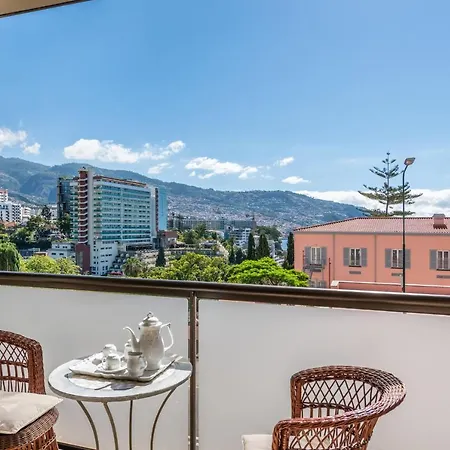 106 - Two Bedroom Apartamento *