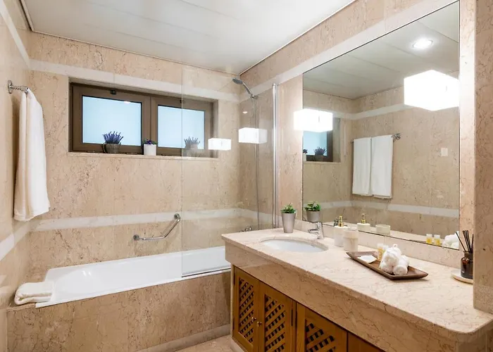 106 - Two Bedroom 아파트 푼샬