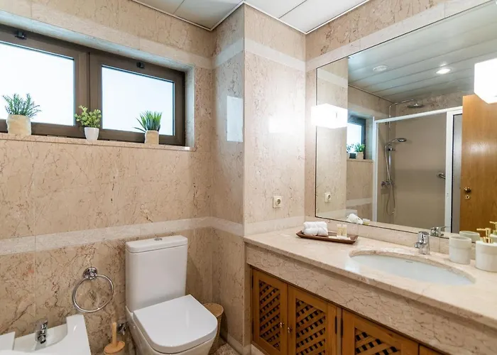 106 - Two Bedroom * 丰沙尔