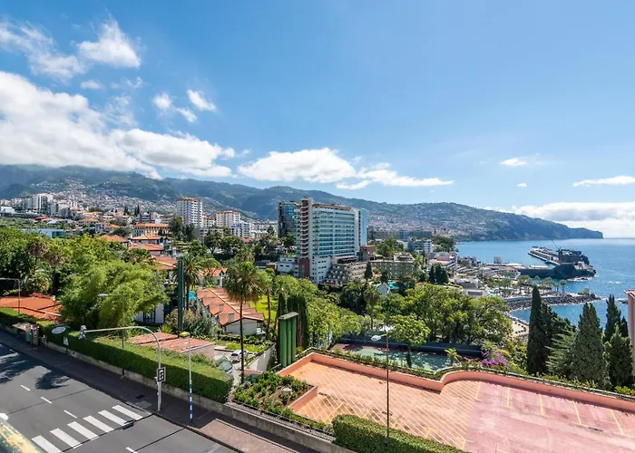 106 - Two Bedroom 아파트 *